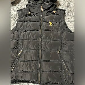 U.S. POLO ASSN. puffer vest black gold zipper accents gold logo